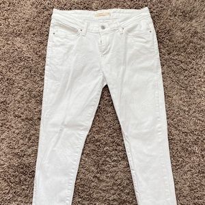 White Levi's 711 Skinny Jeans